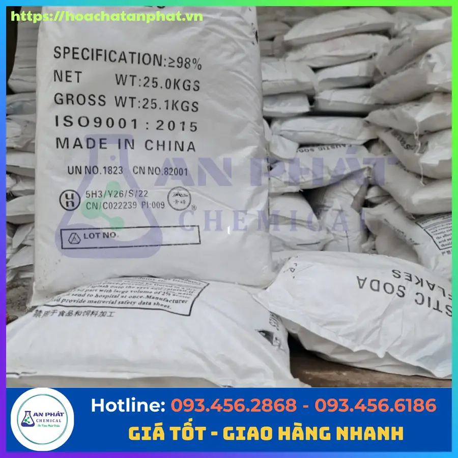 Sodium Hydroxide ( Xút vảy) NaOH 99%, Trung Quốc, Bao 25 kg
