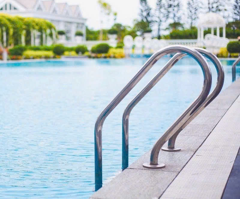 Cách xử lý nước bể bơi bị xanh tảo sau mưa bão tại Nam Định