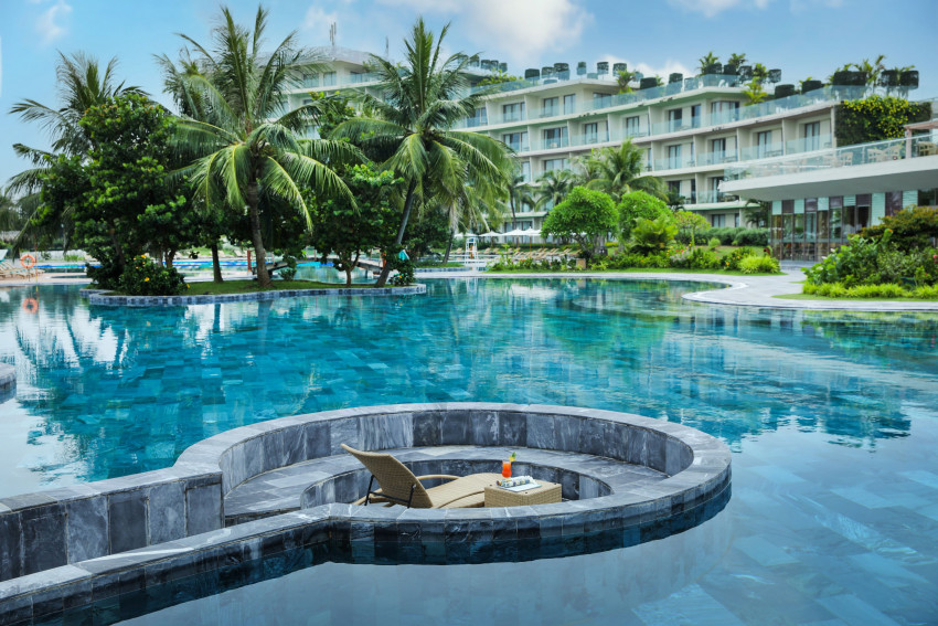 Top 5 loại hóa chất xử lý nước bể bơi hiệu quả nhất 2026